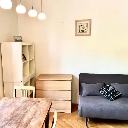 Boutique Studio In Center, 7' From Train Station Apartment