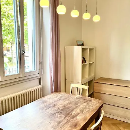 Boutique Studio In Center, 7' From Train Station